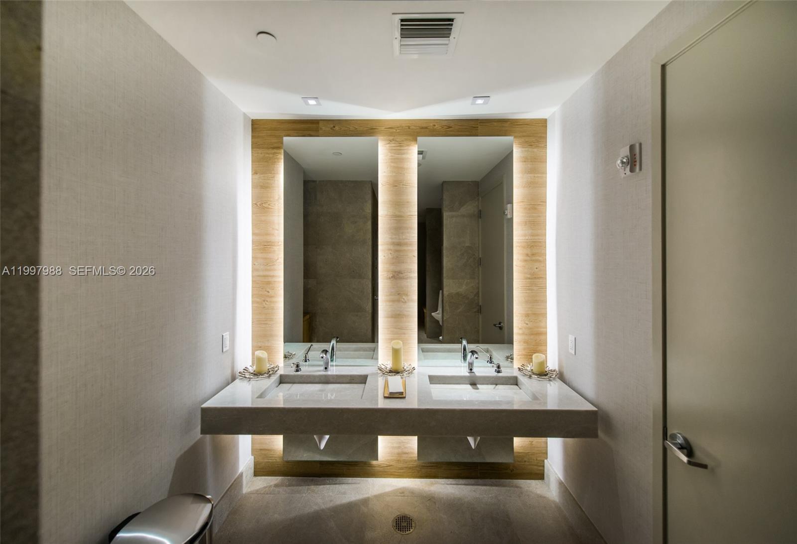 1010 BRICKELL CONDO - Residential Lease