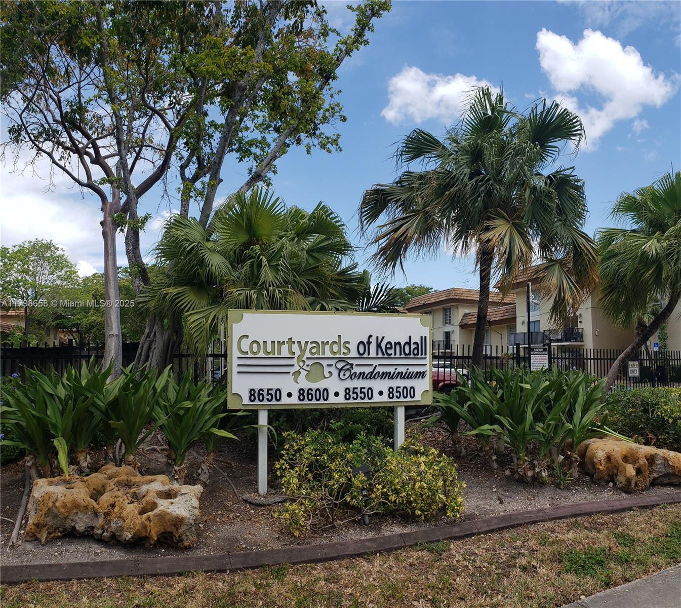 8500 Sw 109th Ave 6-116, Miami, Broward County, Florida - 3 Bedrooms  
2 Bathrooms - 