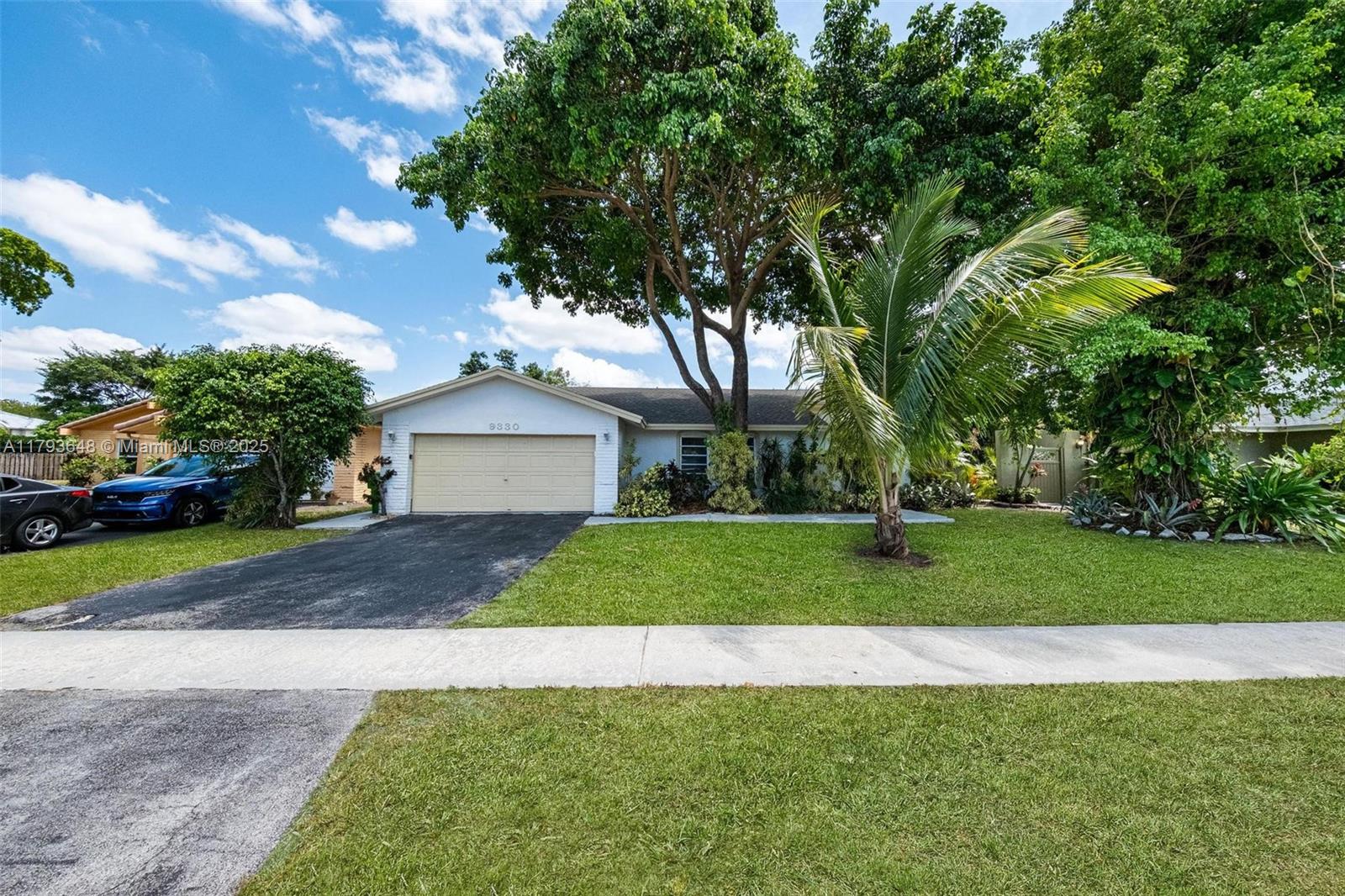 Property for Sale at 9330 Nw 39th St, Sunrise, Miami-Dade County, Florida - Bedrooms: 4 
Bathrooms: 3  - $578,000