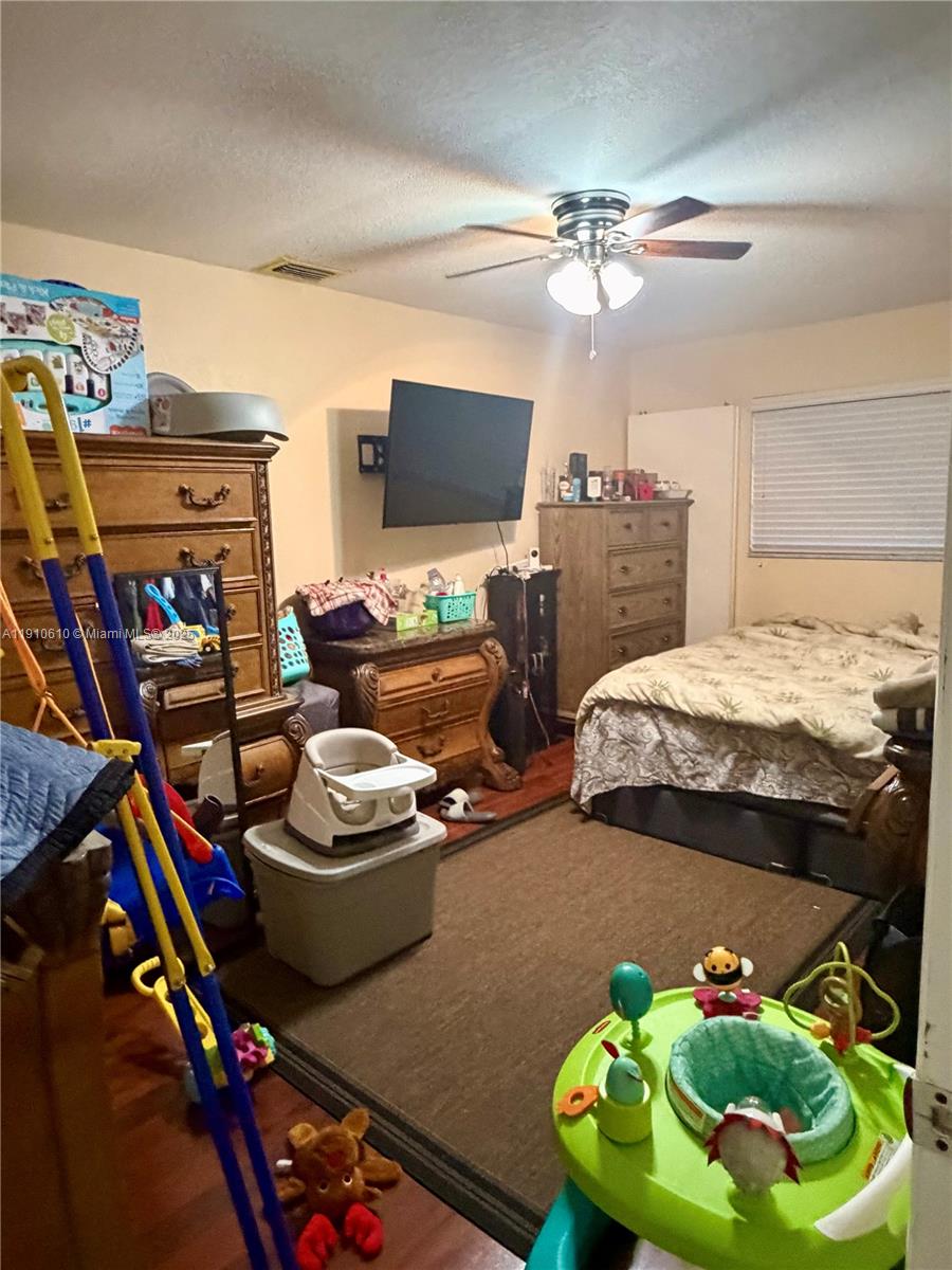 FLAIR SUB NO SEVEN - Residential