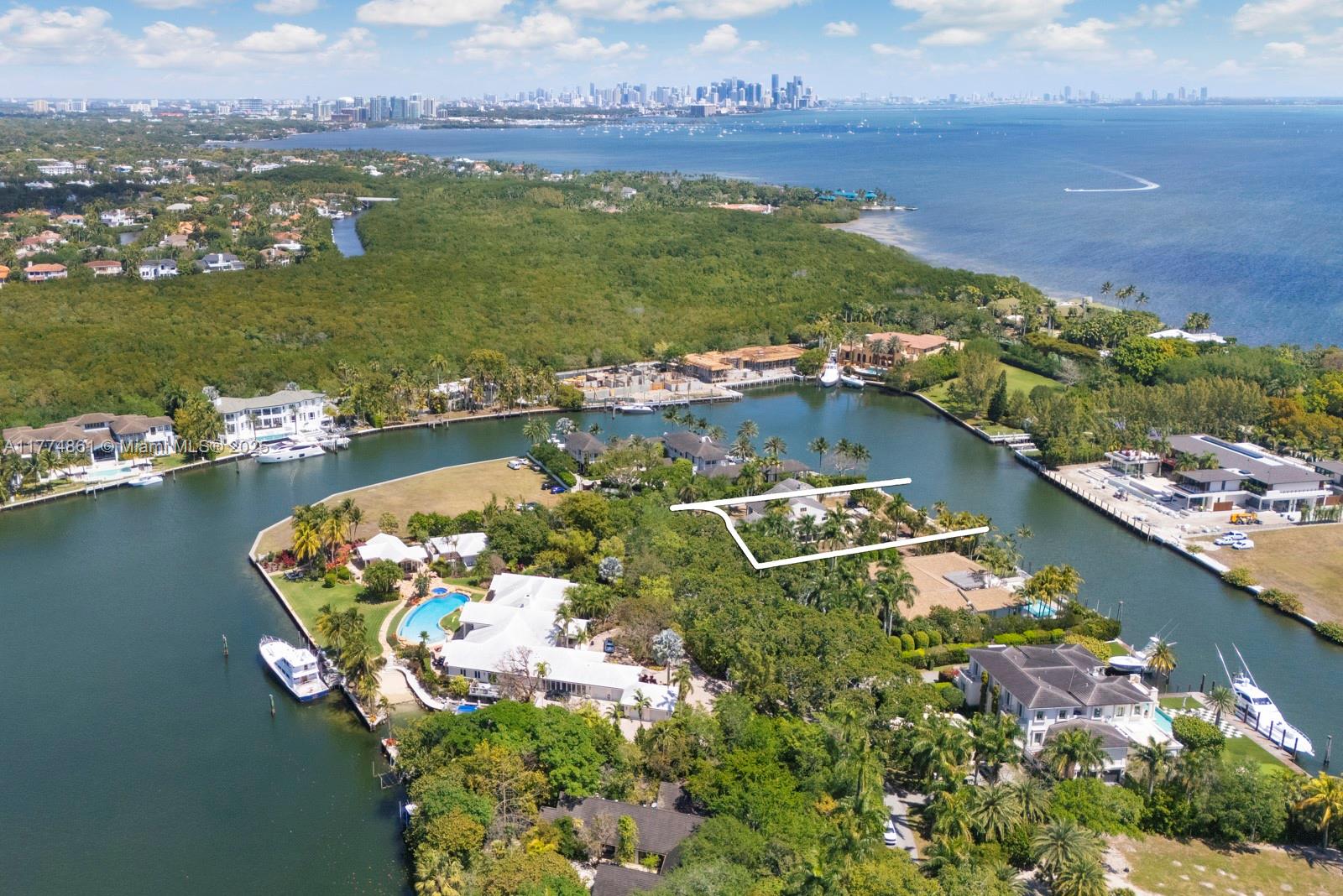 30 Leucadendra Dr