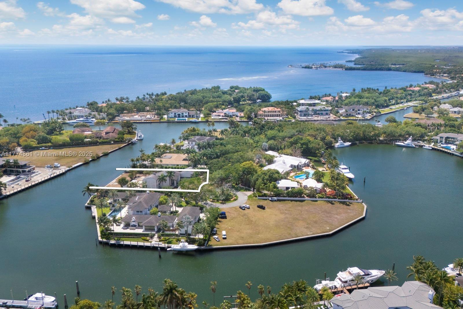 30 Leucadendra Dr