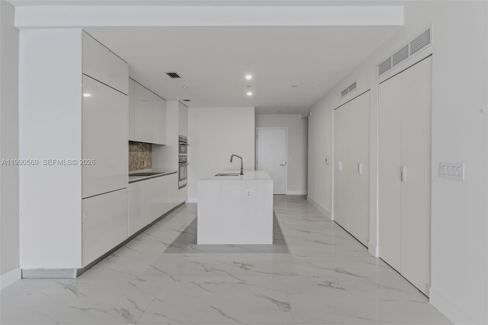 711 NE 23 TERRACE 3906