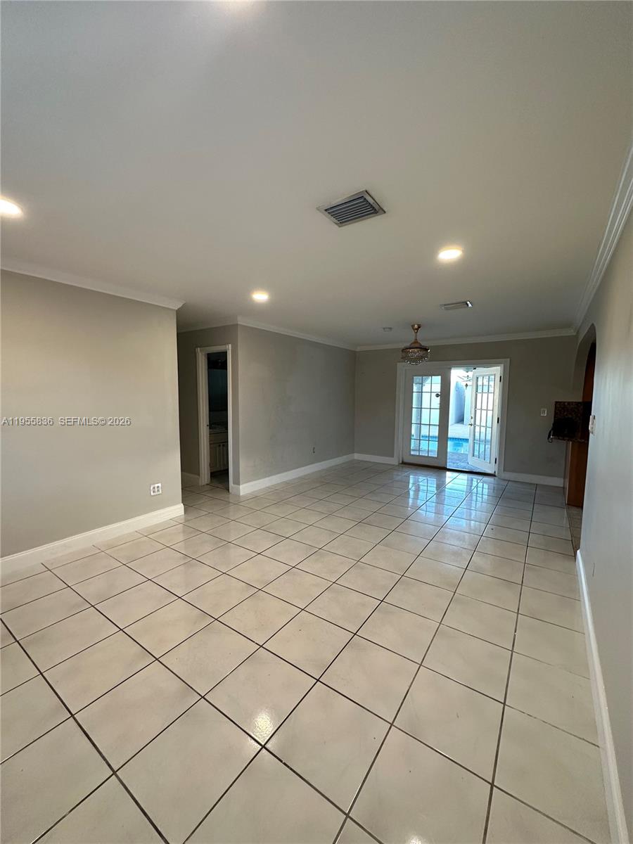 HERITAGE HOMES - Residential