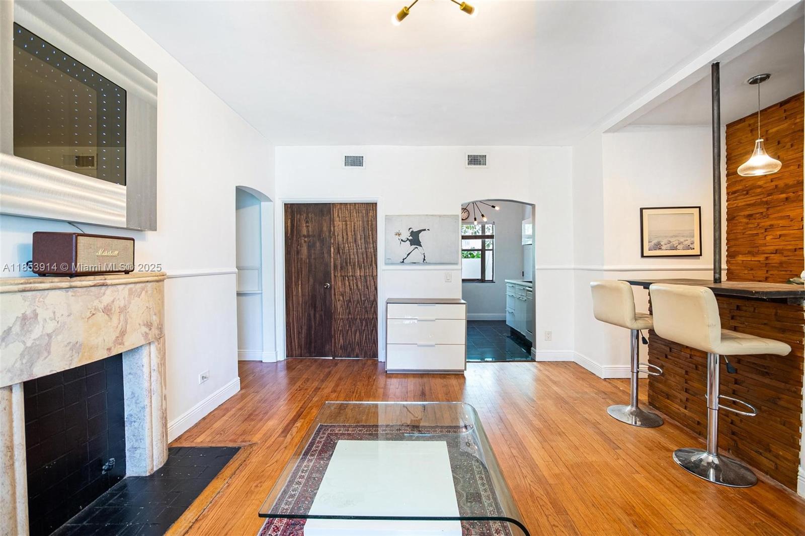 1521 Meridian Ave 103