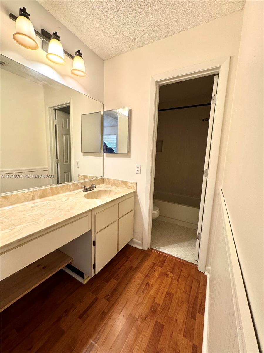 CASA VERDE CONDO - Residential