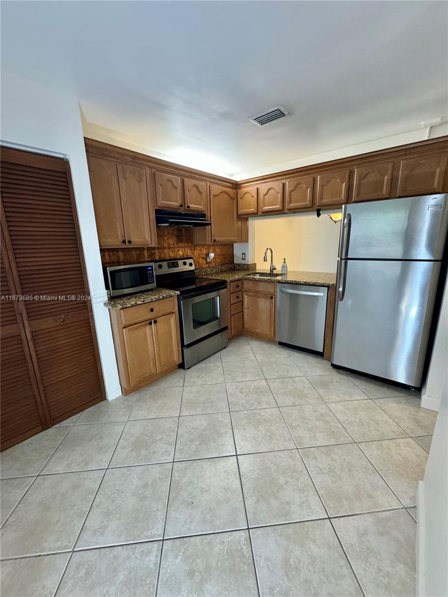 CASA VERDE CONDO - Residential