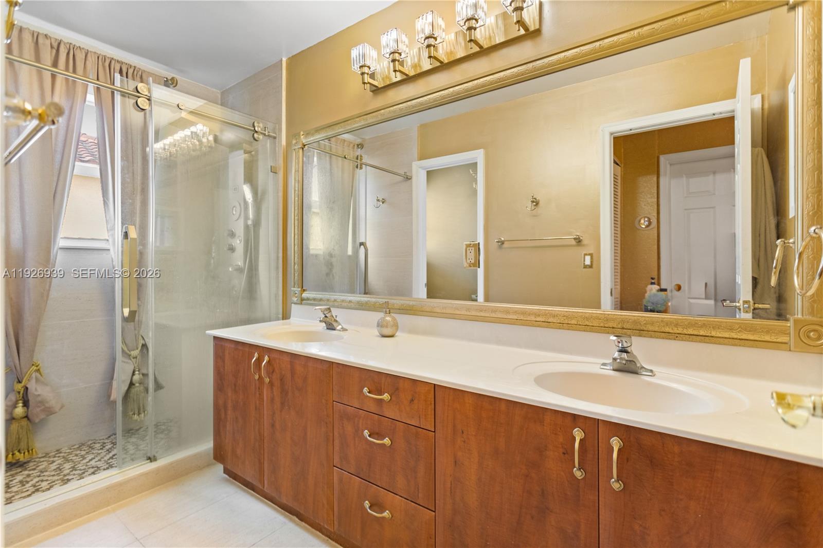 RIVIERA ISLES II - Residential