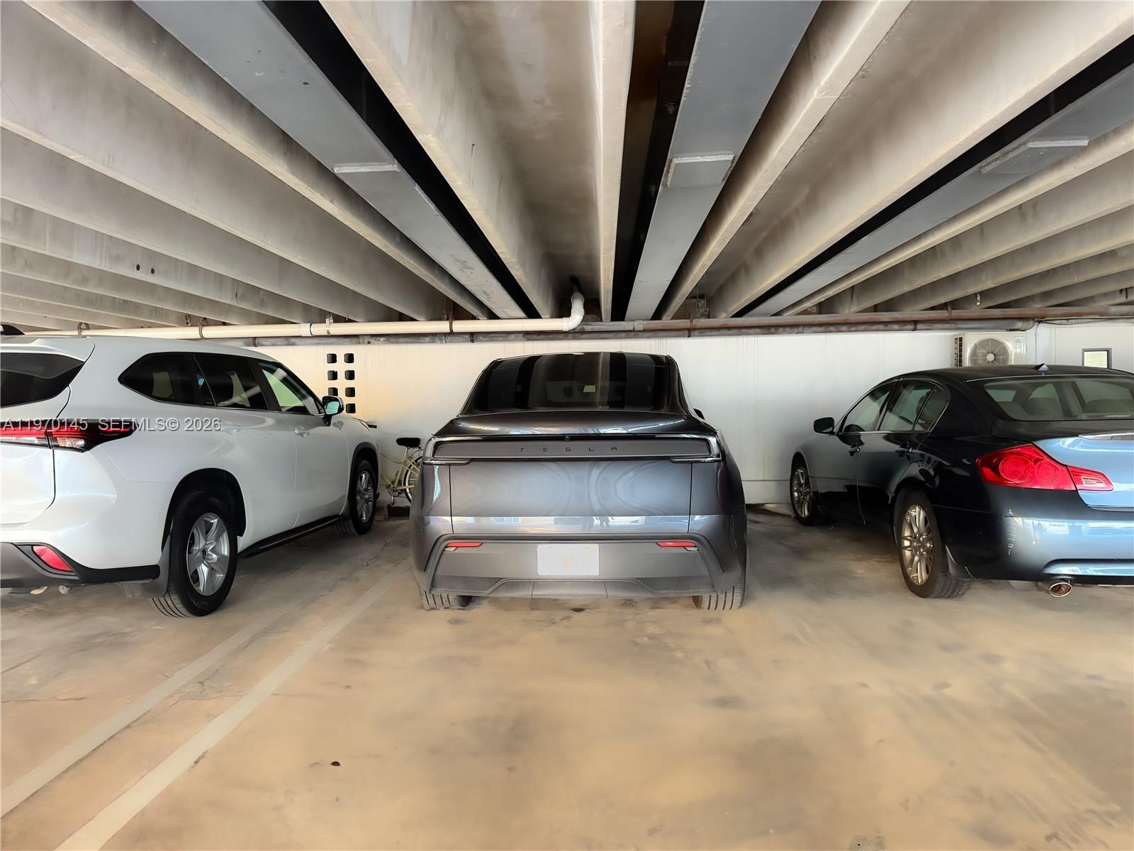 CRANDON TOWER CONDO - Residential