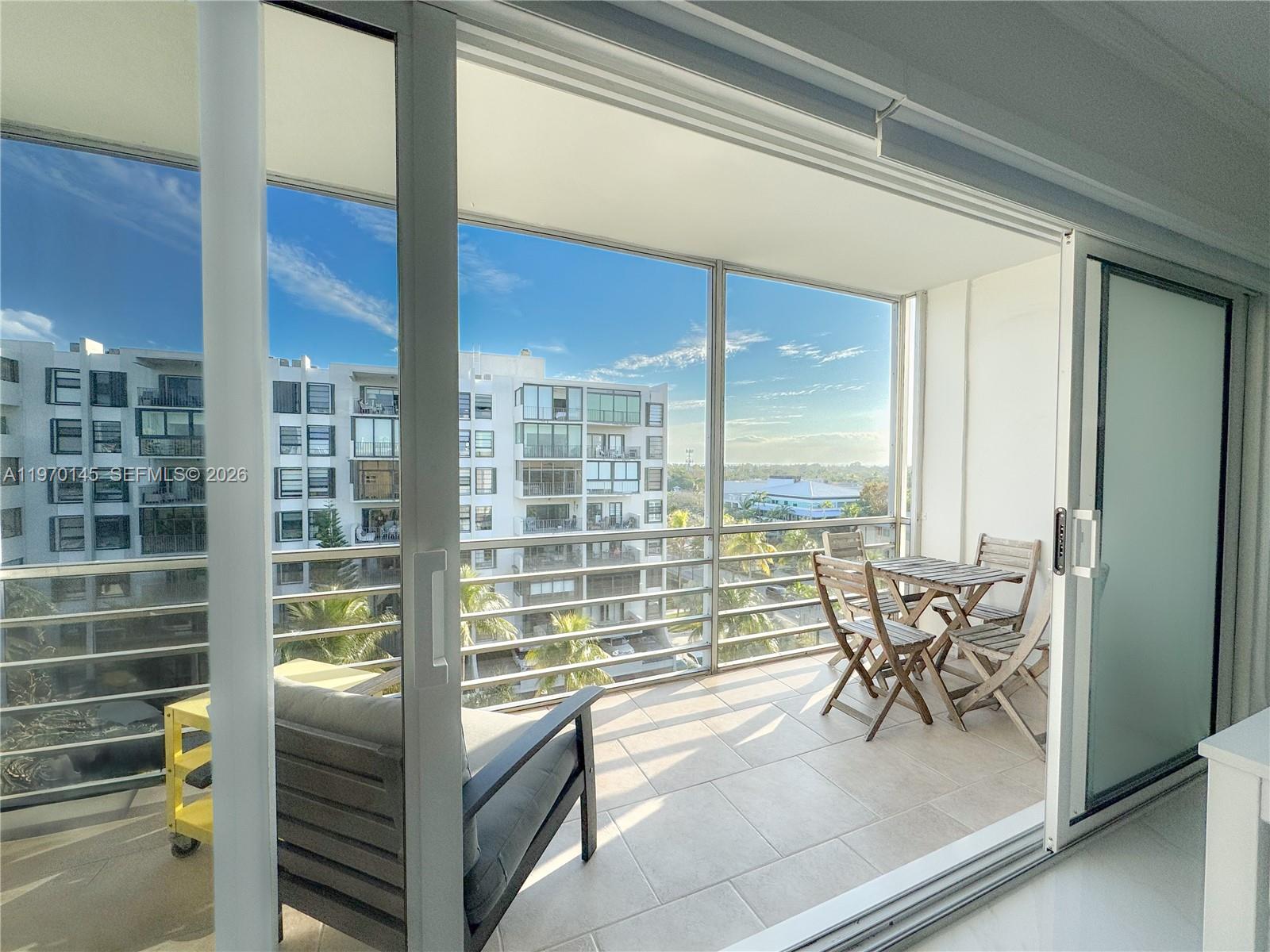 CRANDON TOWER CONDO - Residential