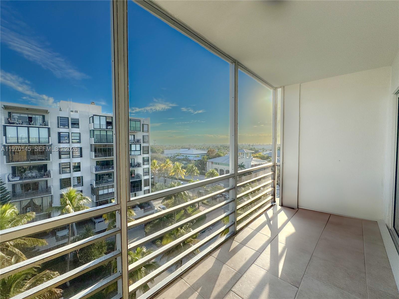 CRANDON TOWER CONDO - Residential