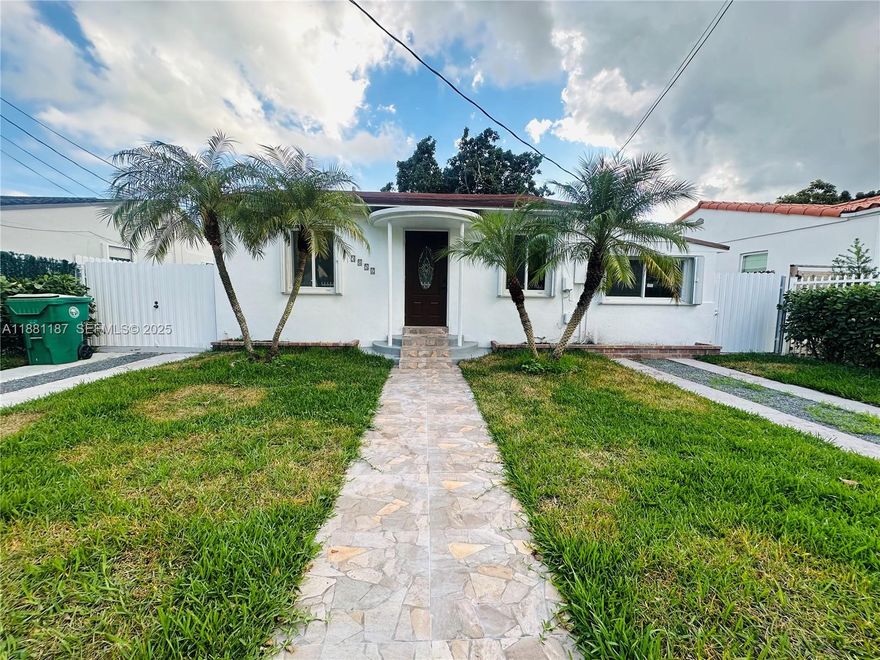 Remodeled single-family home featuring a spacious patio with fruit trees and a separate apartment ideal for rental income. The property includes a modern kitchen and is conveniently located near major expressways, Coral Gables, Calle 8, restaurants, and numerous commercial centers.