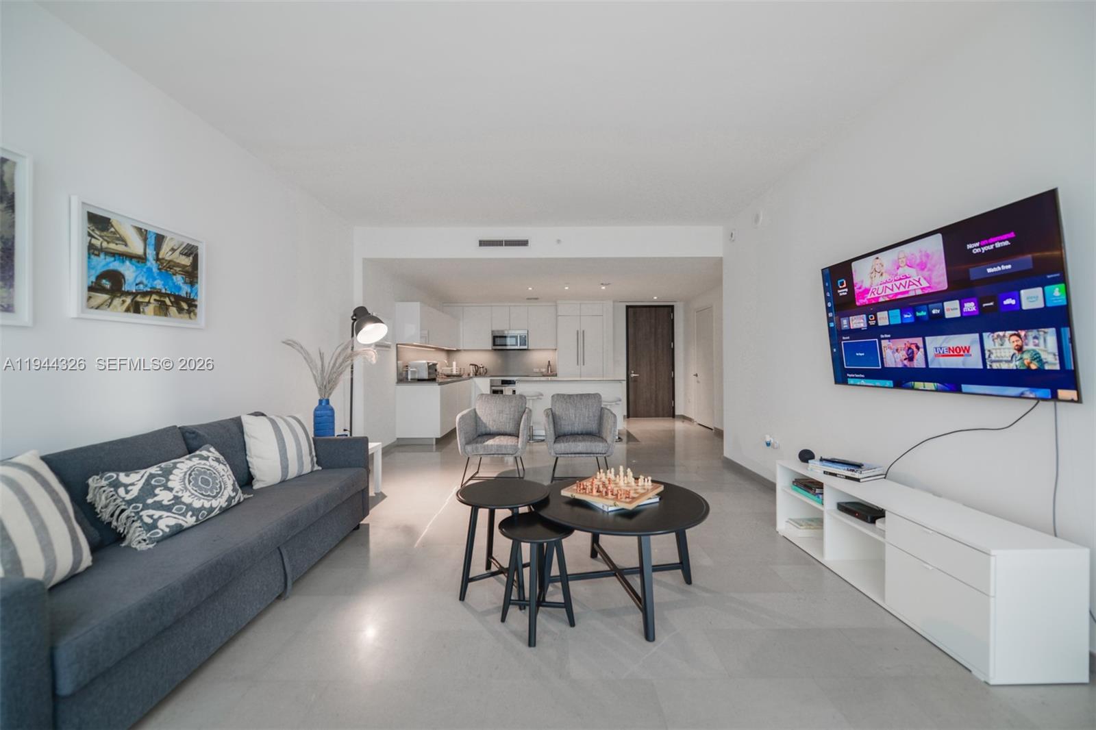 REACH CONDO - Residential Lease