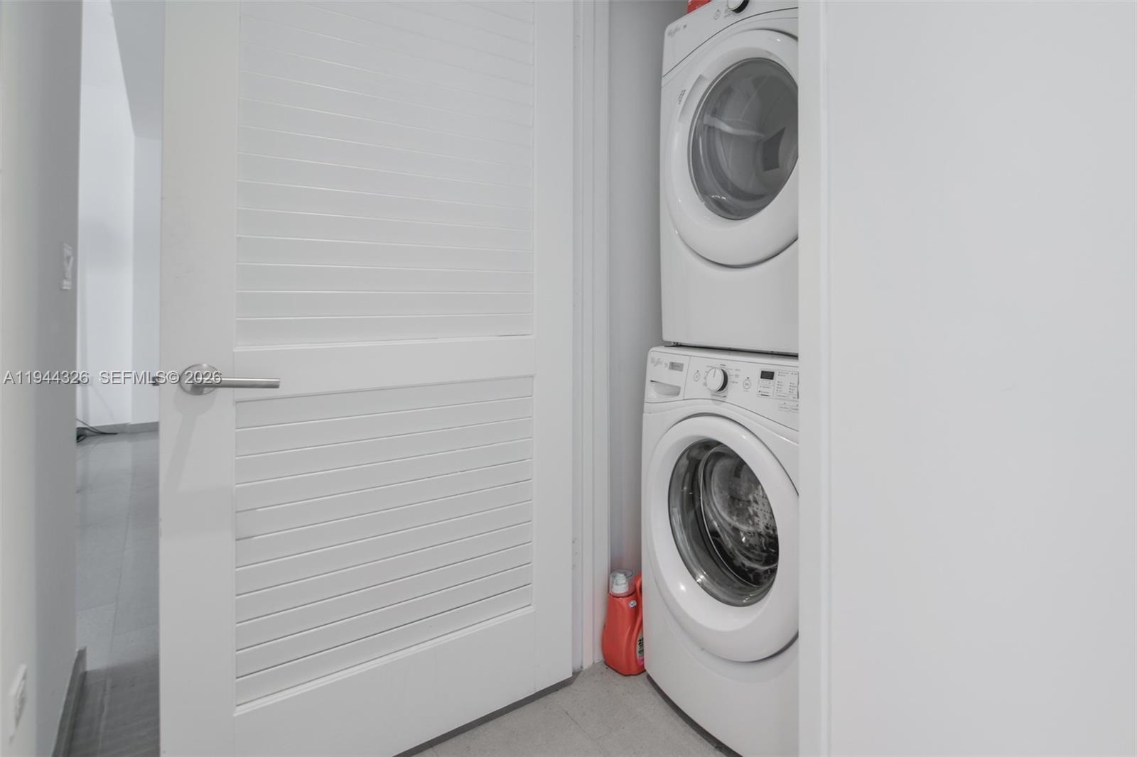 REACH CONDO - Residential Lease