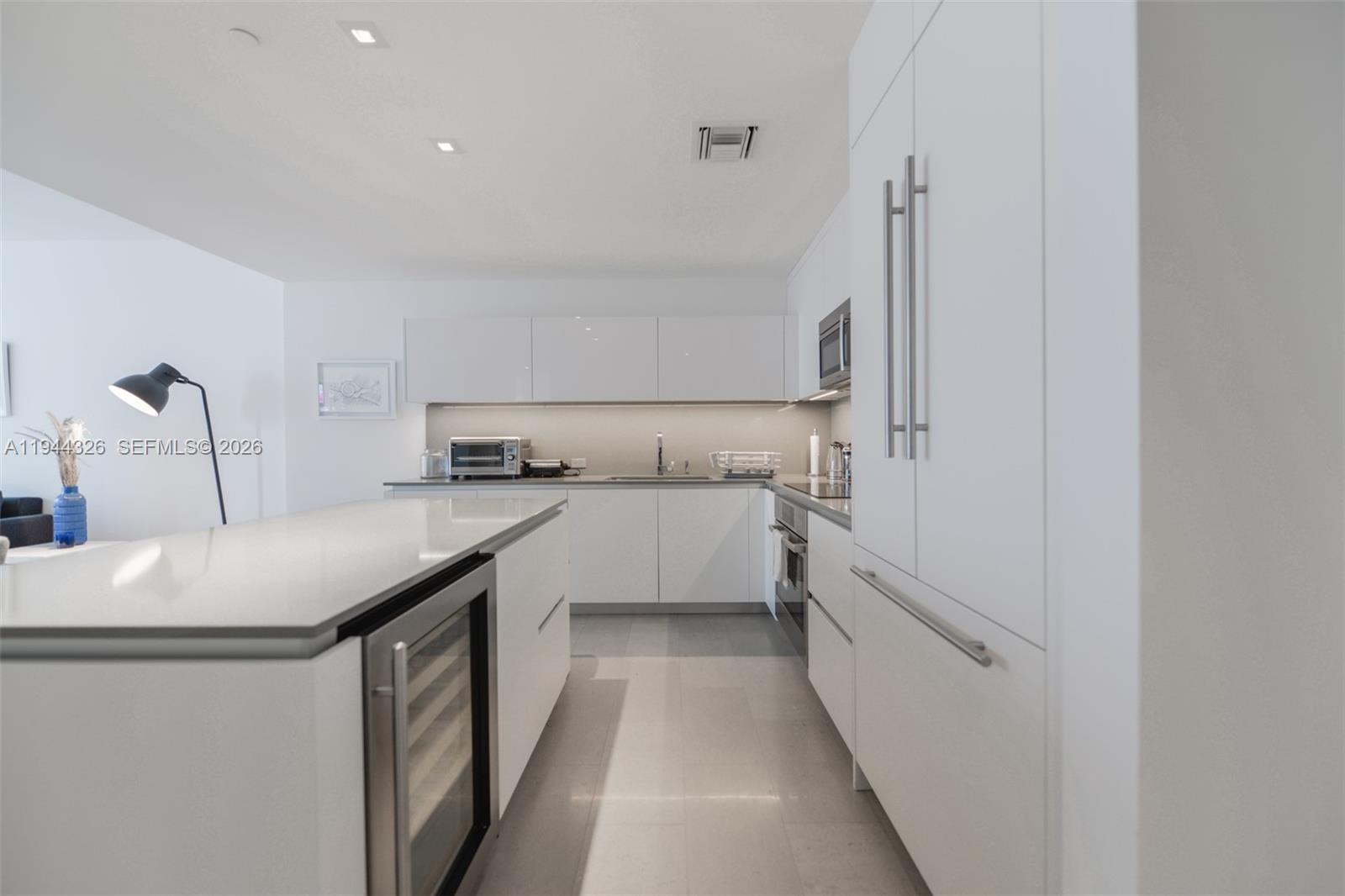 REACH CONDO - Residential Lease