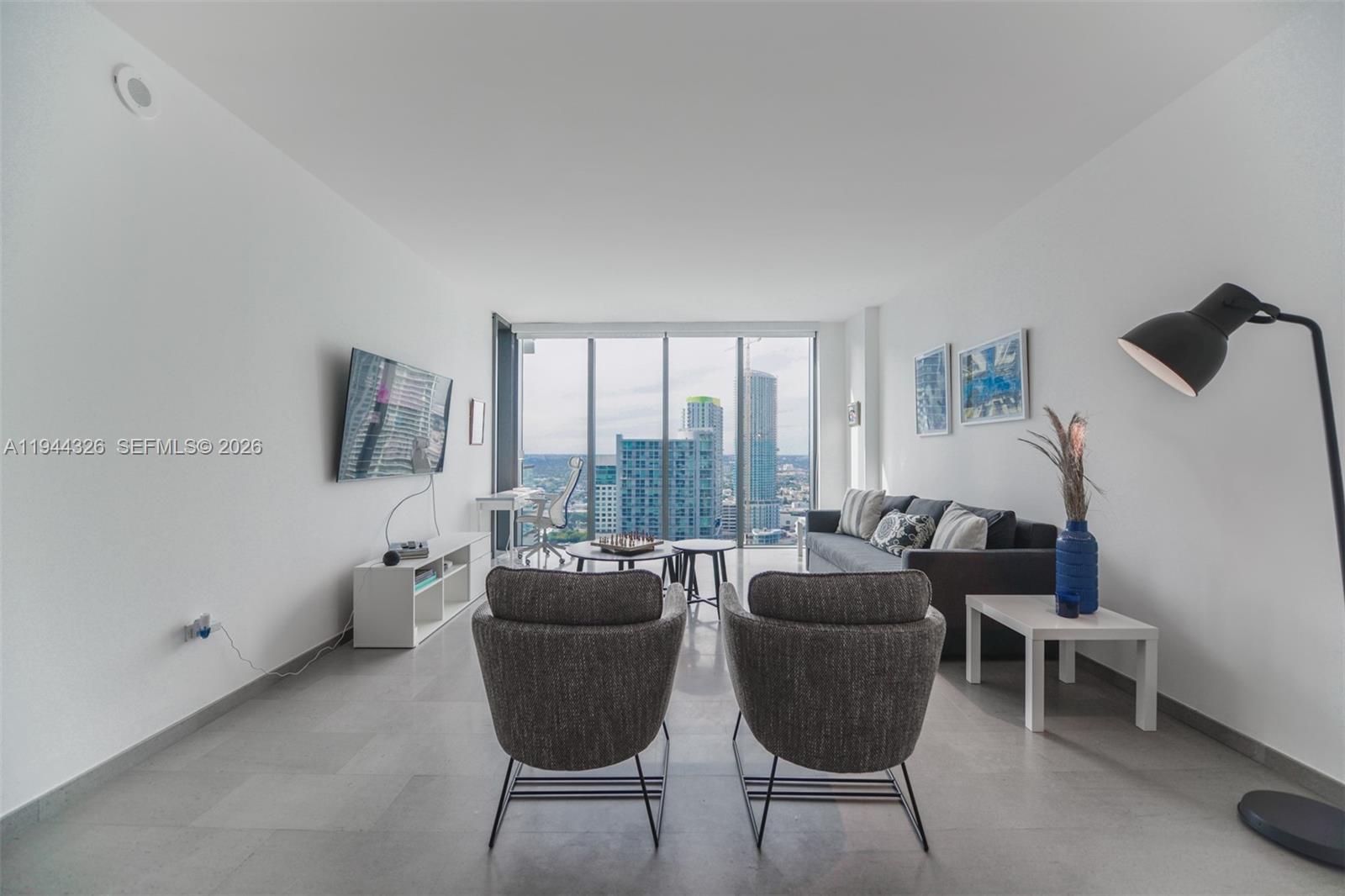 REACH CONDO - Residential Lease