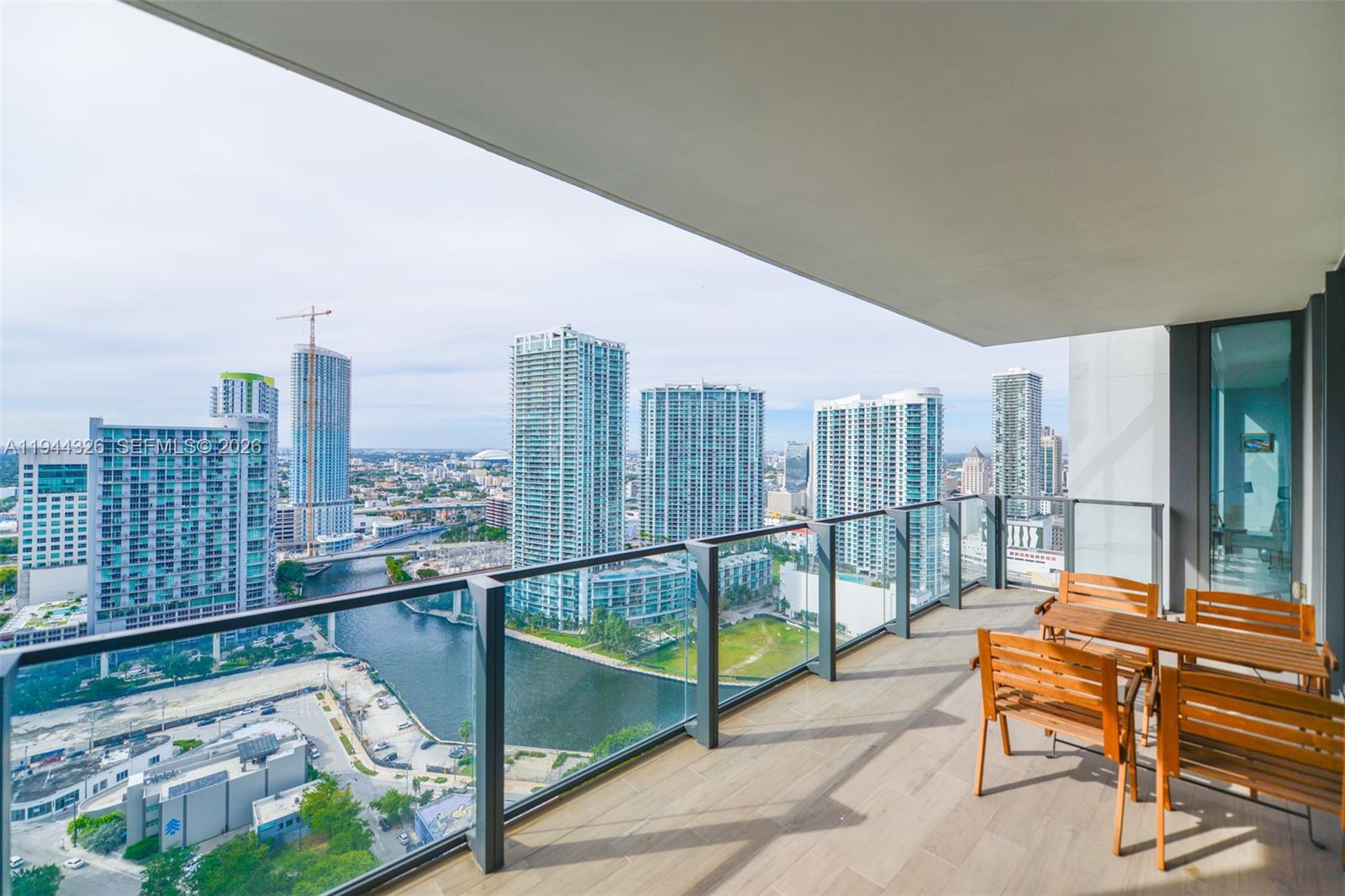 REACH CONDO - Residential Lease