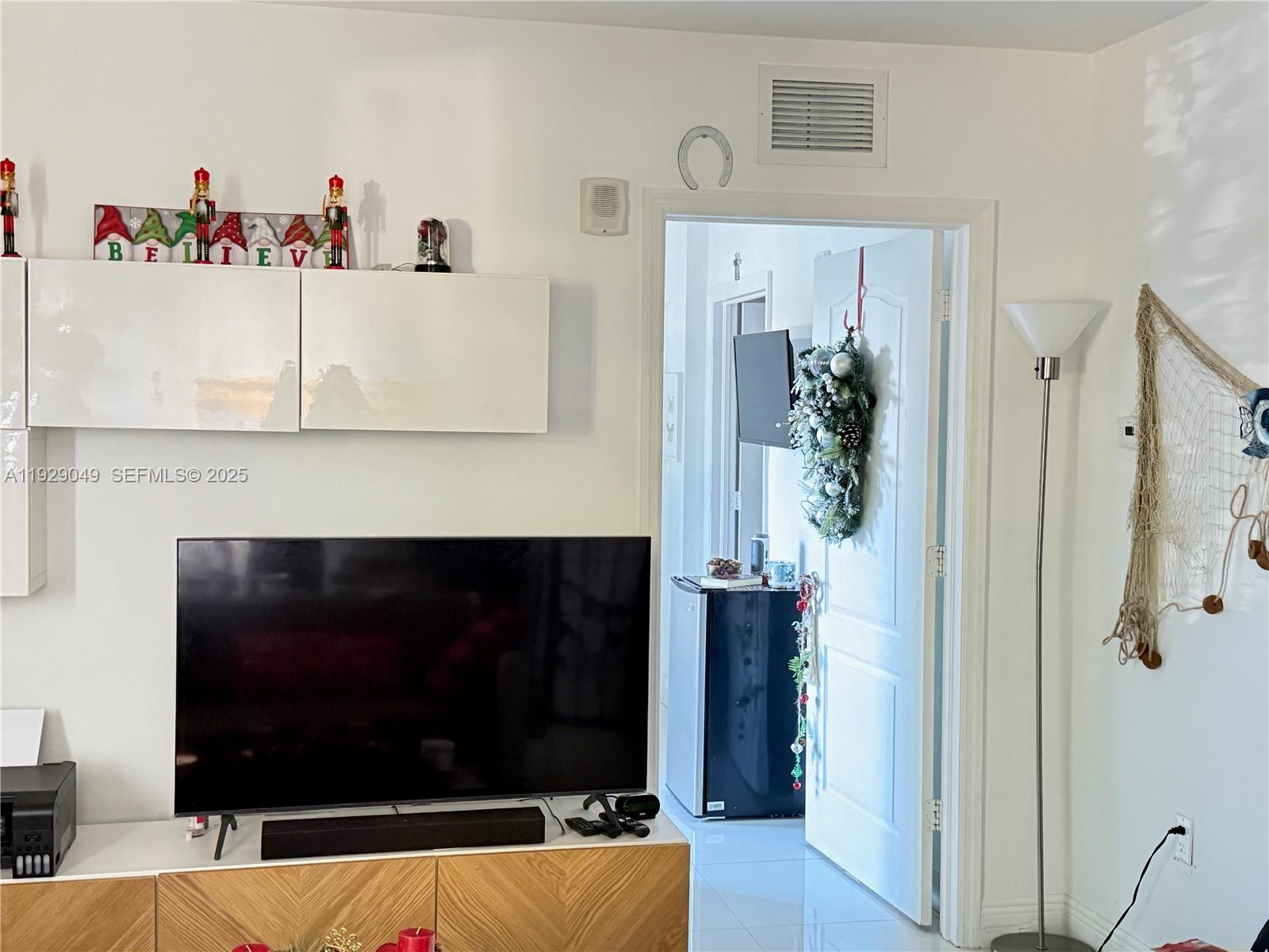 BRICKELL WAY CONDO - Residential