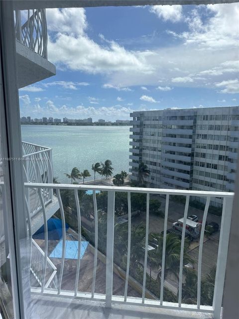 7601 E Treasure Dr 1005 North Bay Village FL 33141