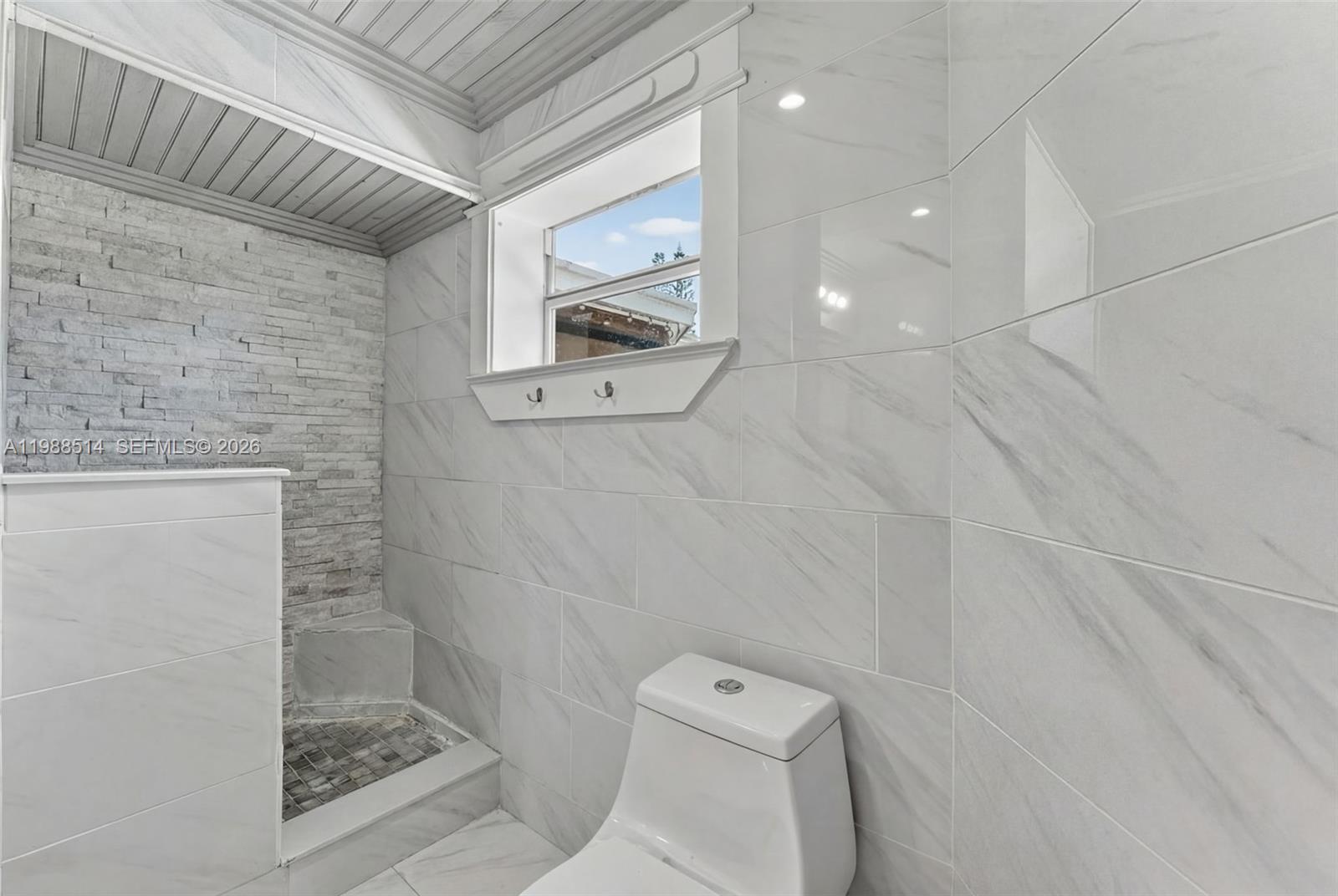 SUNRISE GOLF VILLAGE SEC - Residential