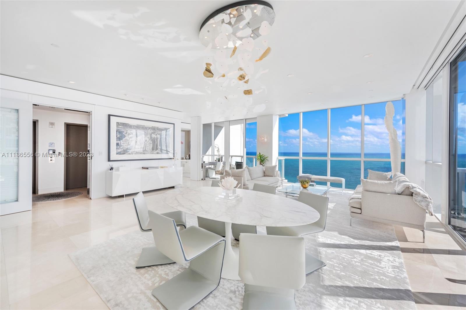 CONTINUUM ON SOUTH BEACH - Residential