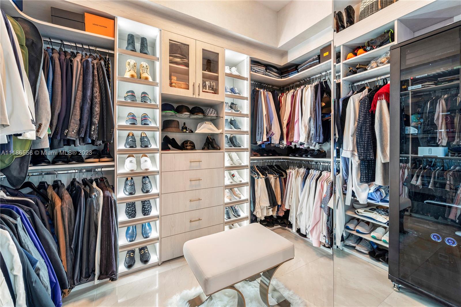 CONTINUUM ON SOUTH BEACH - Residential