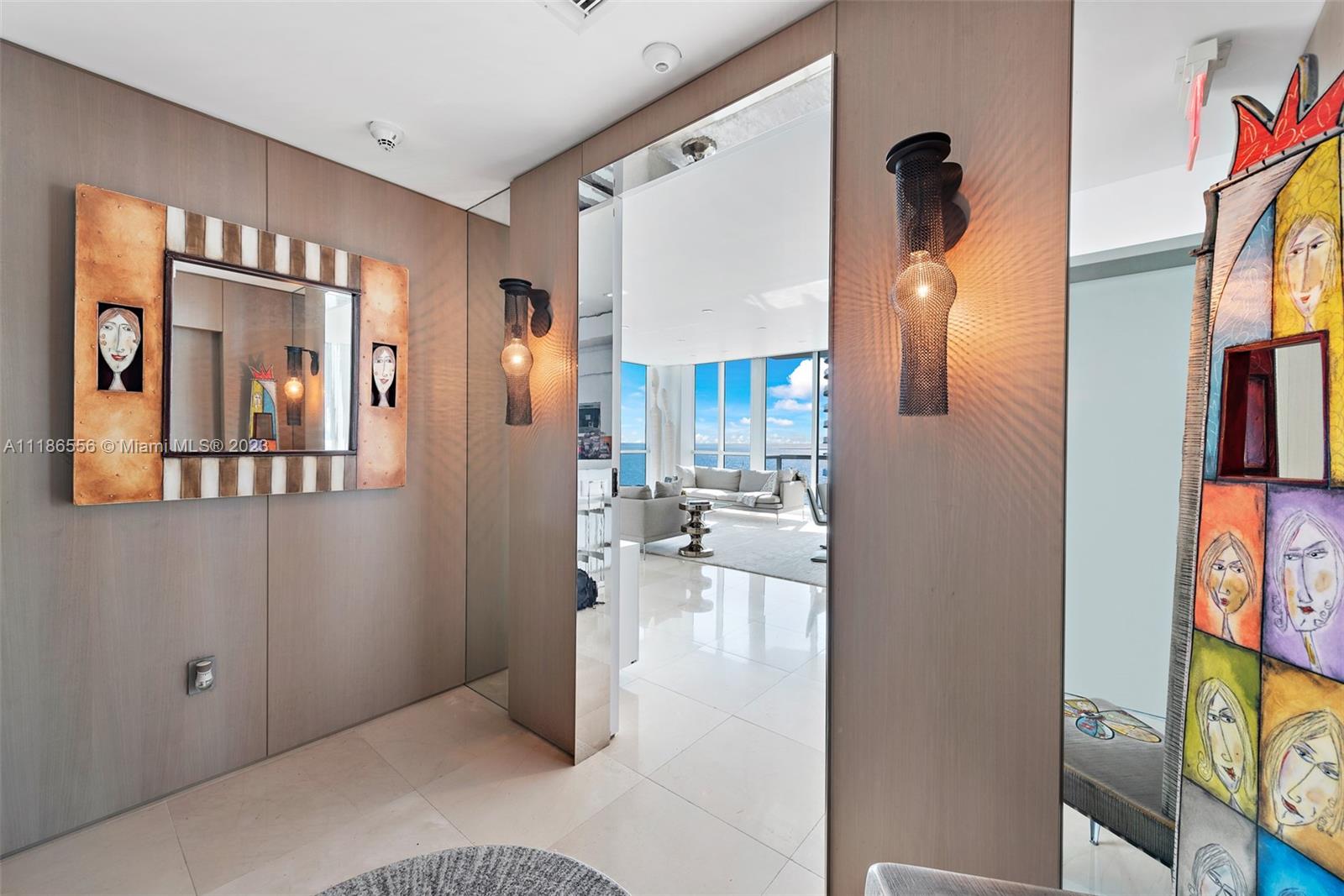 CONTINUUM ON SOUTH BEACH - Residential
