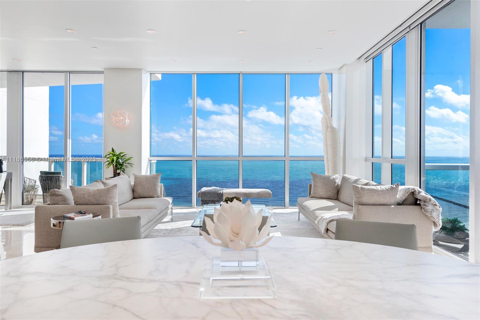 CONTINUUM ON SOUTH BEACH - Residential