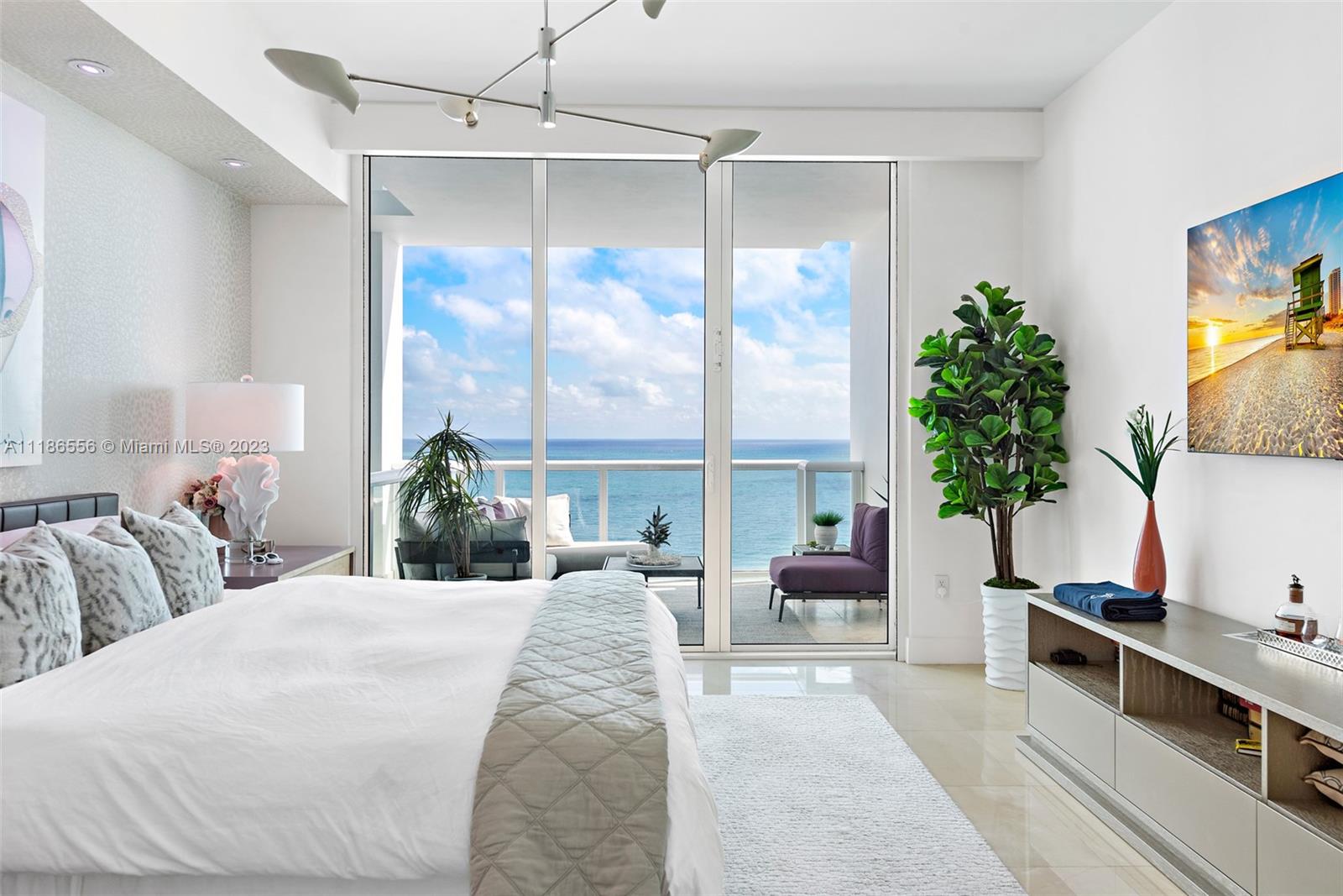 CONTINUUM ON SOUTH BEACH - Residential