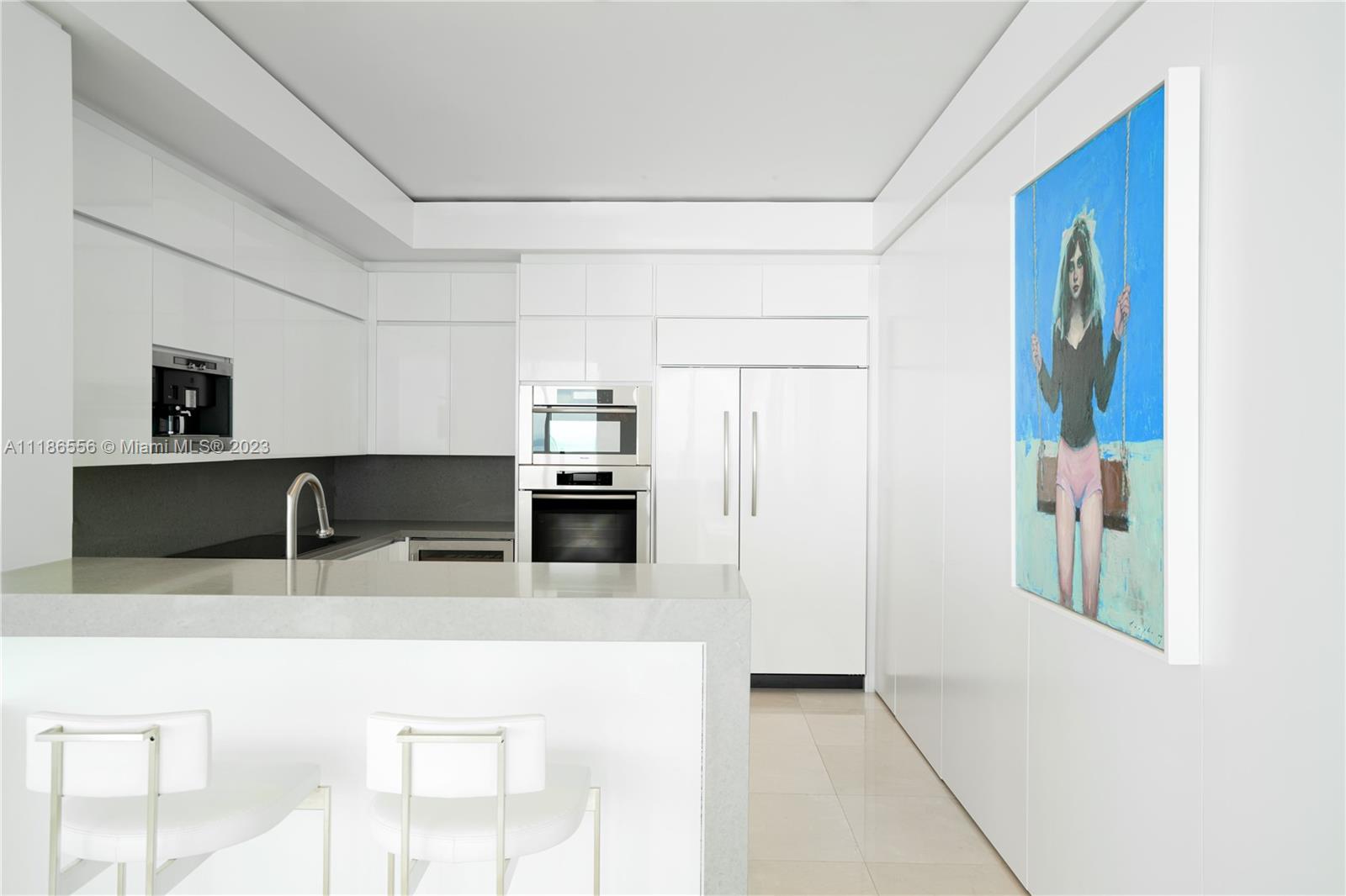 CONTINUUM ON SOUTH BEACH - Residential
