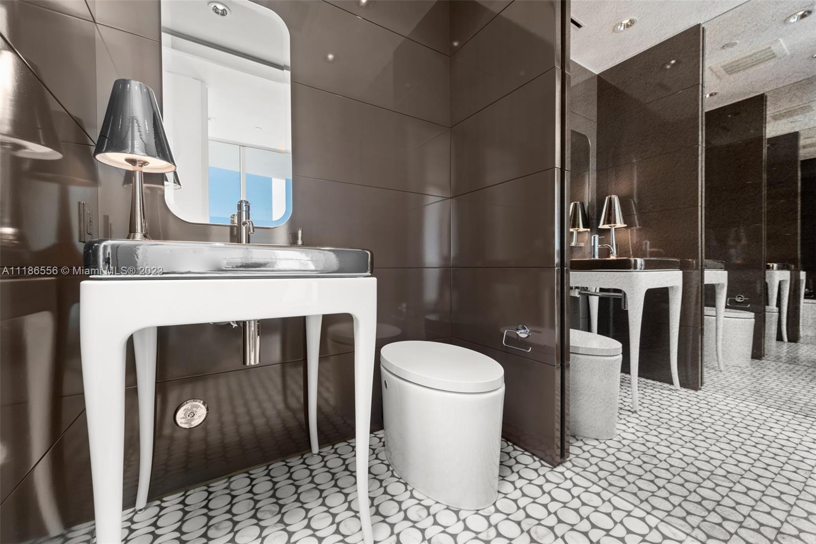 CONTINUUM ON SOUTH BEACH - Residential