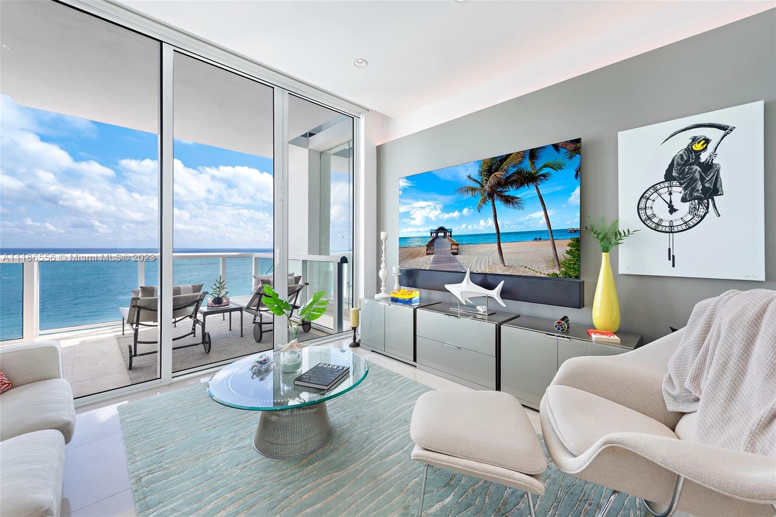 CONTINUUM ON SOUTH BEACH - Residential