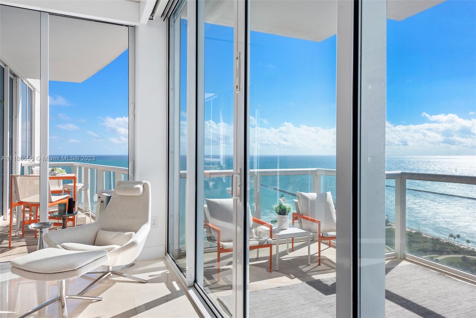 CONTINUUM ON SOUTH BEACH - Residential