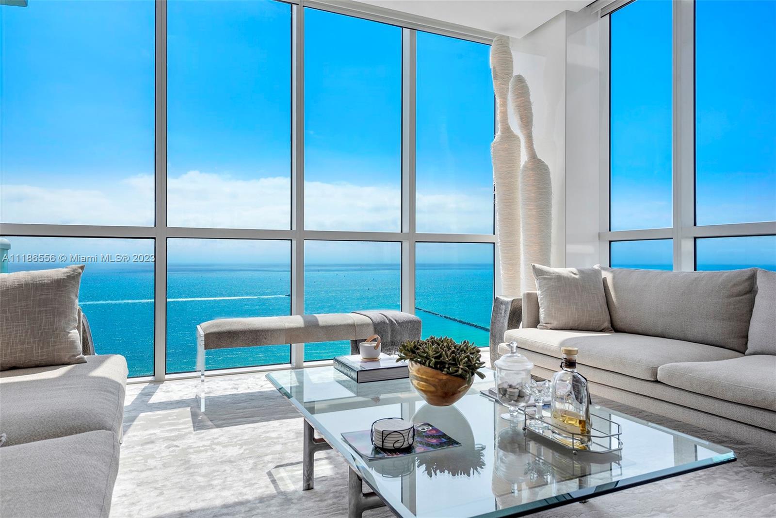 CONTINUUM ON SOUTH BEACH - Residential