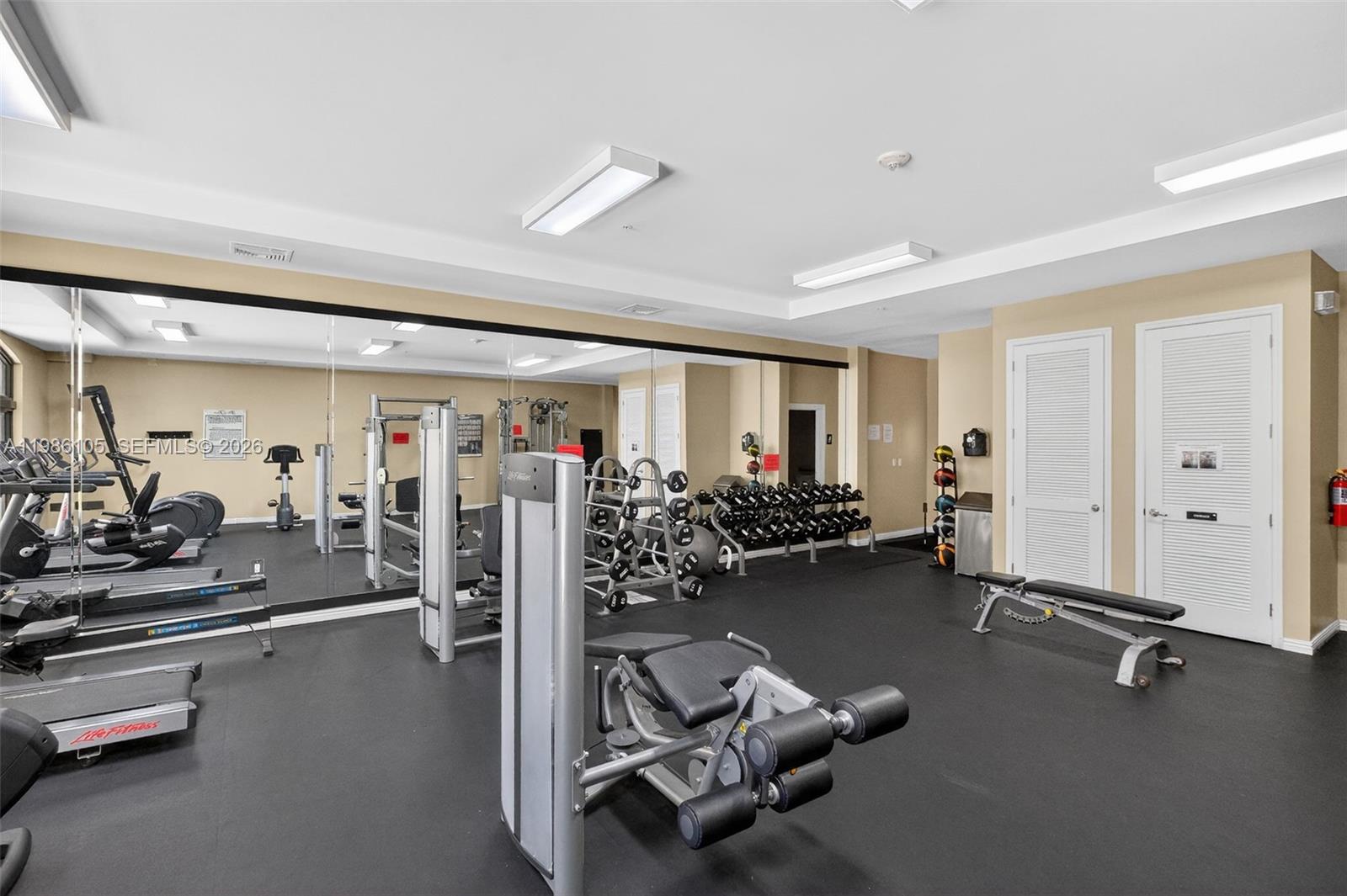 THE PONCE TOWER CONDO - Residential