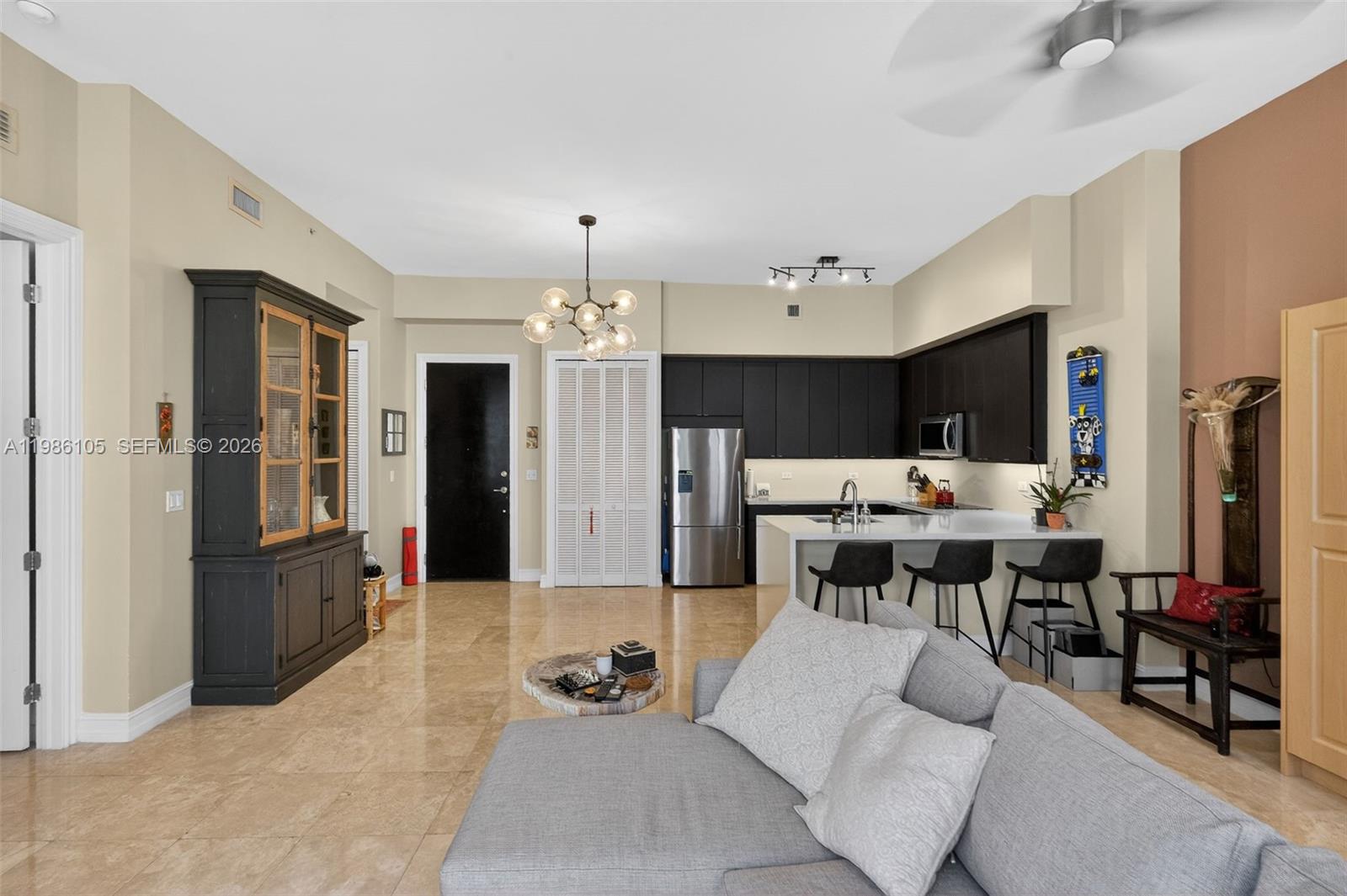 THE PONCE TOWER CONDO - Residential