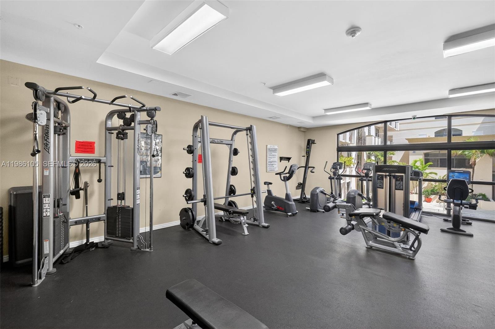 THE PONCE TOWER CONDO - Residential