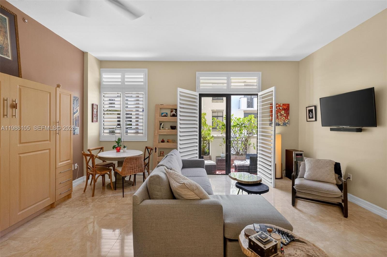 THE PONCE TOWER CONDO - Residential