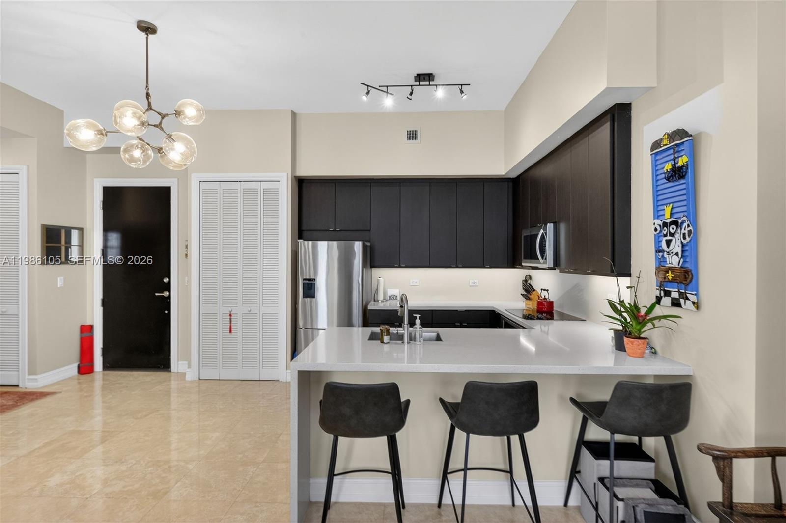 THE PONCE TOWER CONDO - Residential