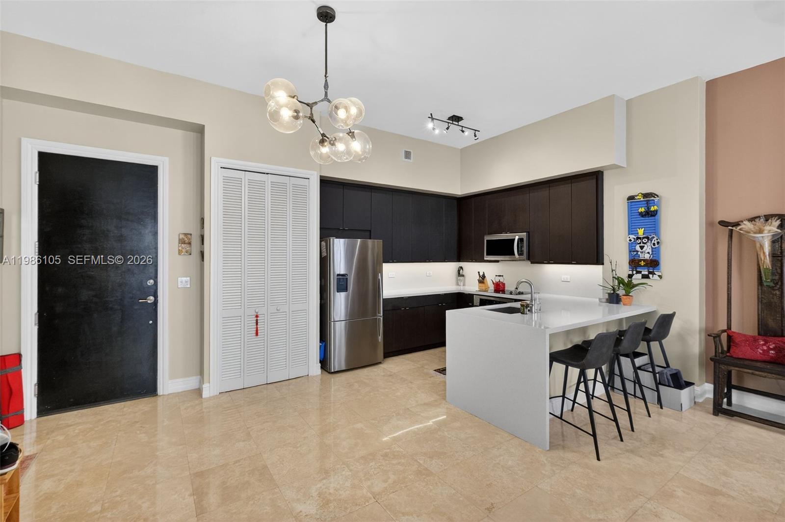 THE PONCE TOWER CONDO - Residential