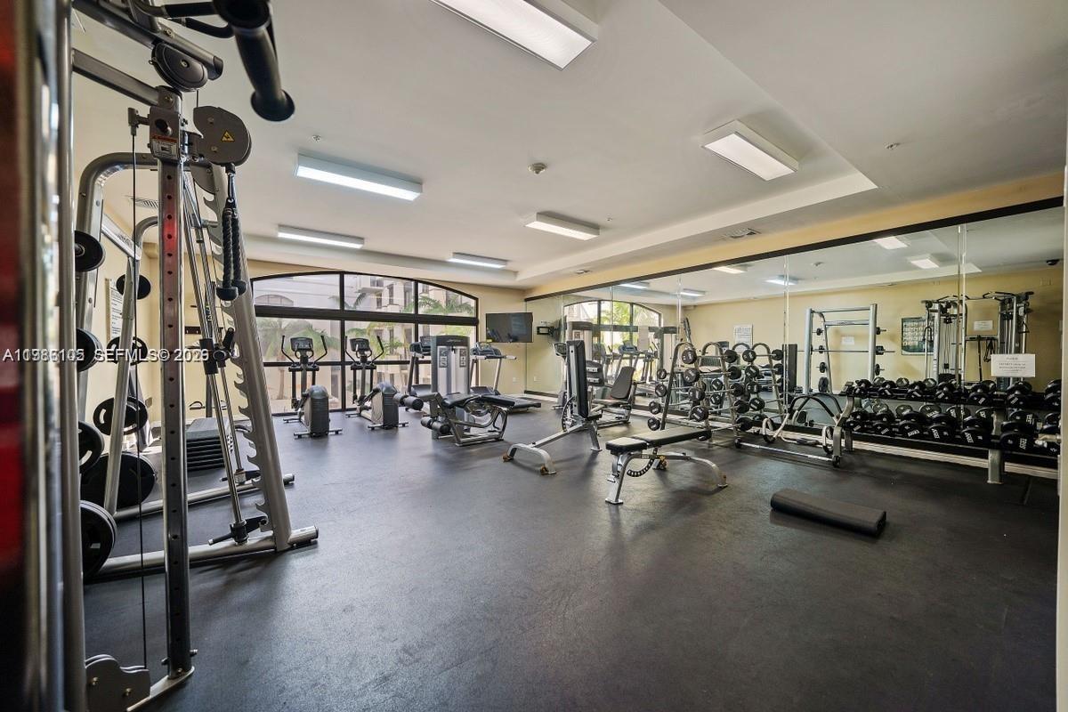 THE PONCE TOWER CONDO - Residential