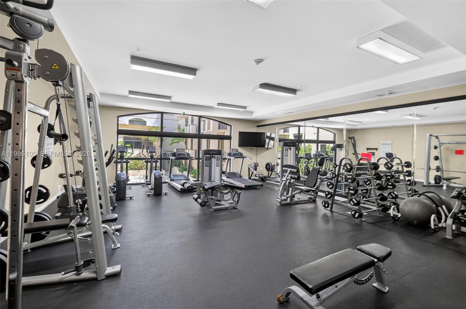 THE PONCE TOWER CONDO - Residential