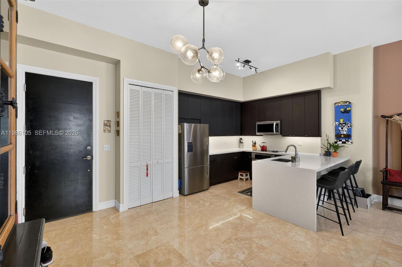 THE PONCE TOWER CONDO - Residential