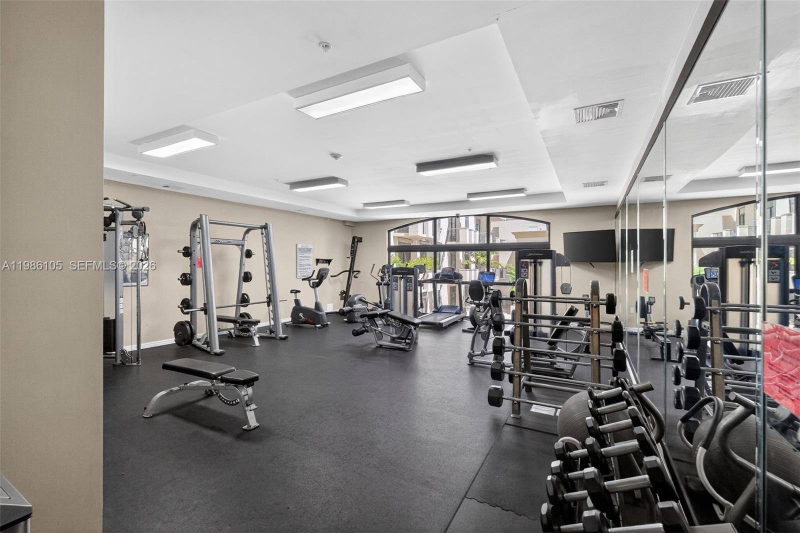 THE PONCE TOWER CONDO - Residential