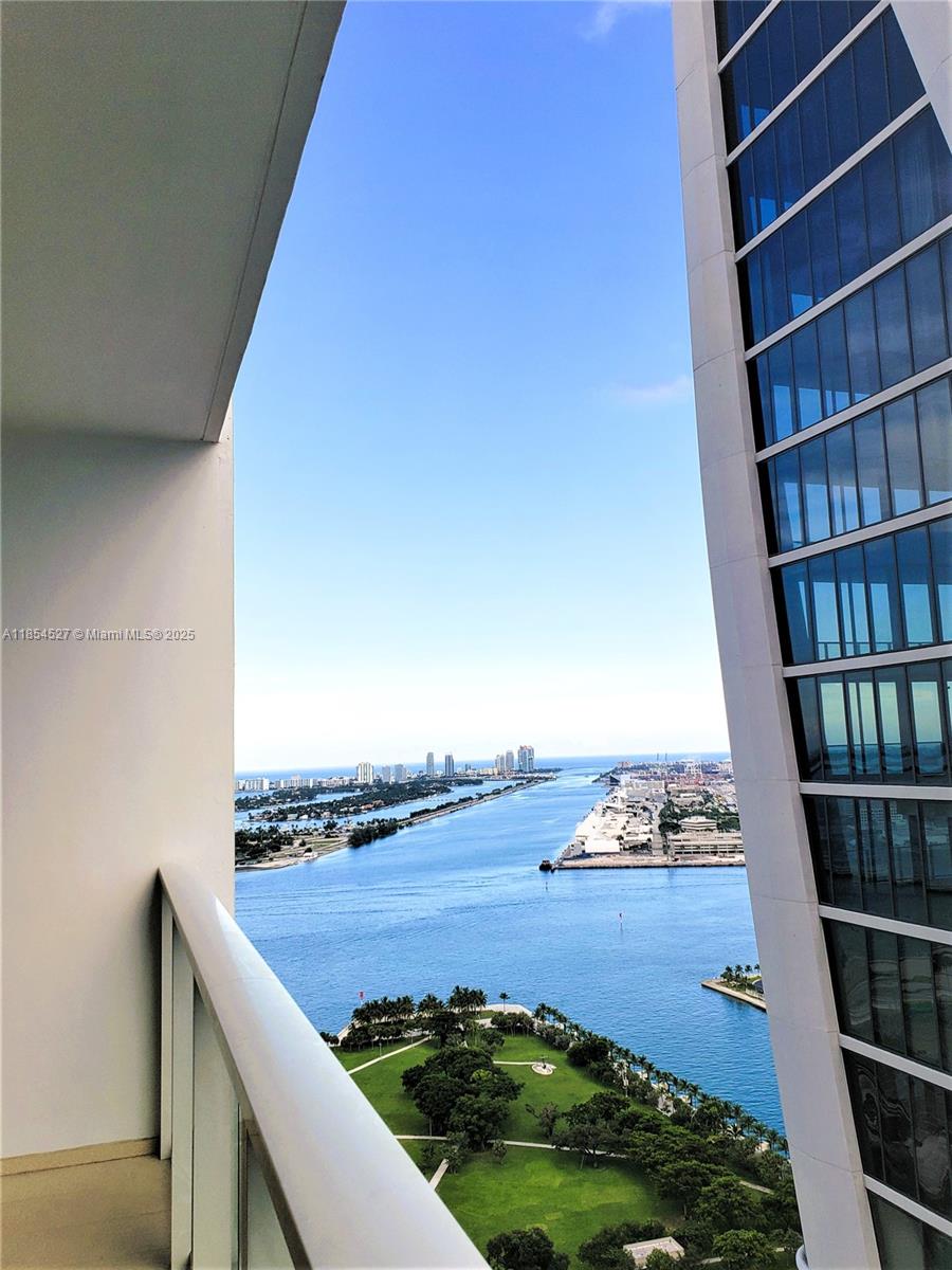 *Investors special, rented until July 2026*Modern & contemporary 1/1.5 condo w/10' high ceilings*open loft-style*floor-to-ceiling windows w/shades allover, featuring dramatic Downtown Miami, bay & port-views from every angle of the unit!! Open modern kitchen. Unique open glass shower in bedroom. TMP is a boutique condo designed by award winning architect Oppenheim. Offers 24-hrs concierge, security & valet. Relaxing 5-star amenities w/5 sunrise/sunset pools, lounge chairs overlooking the bay to Miami Beach. Spa w/steam room & massage, full-service gym. Walk to Arena, Downtown, Bayside, Performing Arts Center, Pérez Art & Frost Museum, Sea Isle Marina w/boat rentals. Close proximity to beaches, SoBe, Midtown, artsy Wynwood & world-famous Design District w/galleries & designer stores!