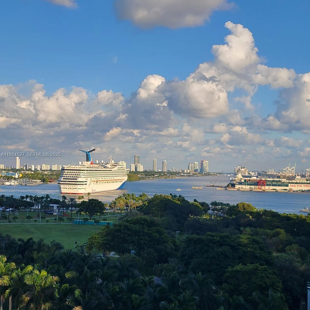 1040 Biscayne Blvd 3508