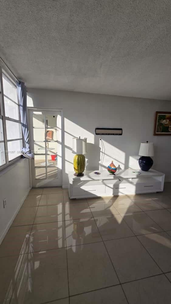 BUCKLEY TOWERS CONDO - EA - Residential