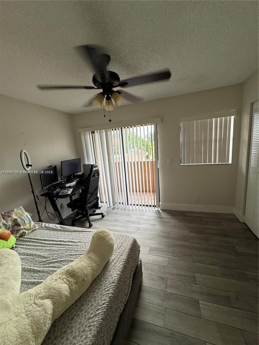 PEMBROKE LAKES SOUTH - Residential