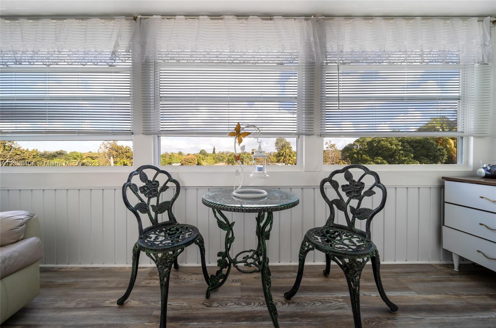 GOLDEN TOWERS CO-OP - Residential