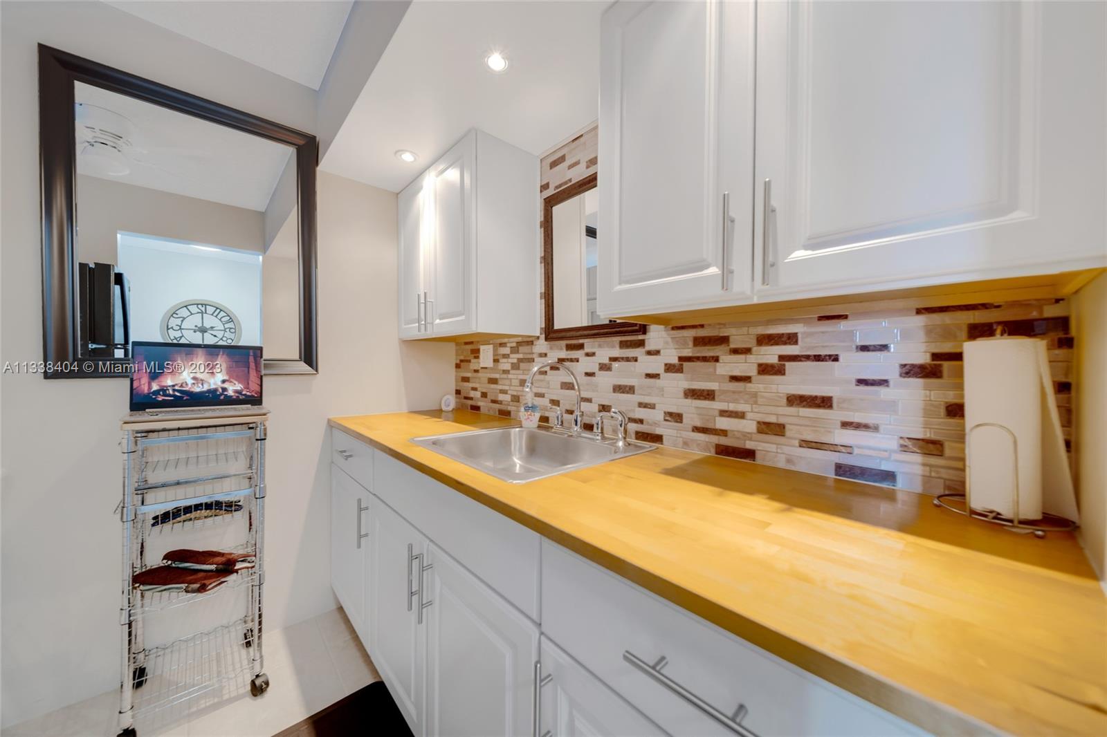 GOLDEN TOWERS CO-OP - Residential